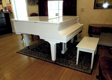 Hunt_cellars_White_Grand_Piano