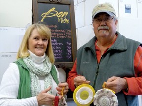 Joyce_and_Wally_Murray_awards
