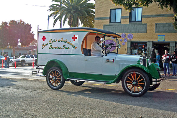 Cruisin-Morro-Bay Emergency Car