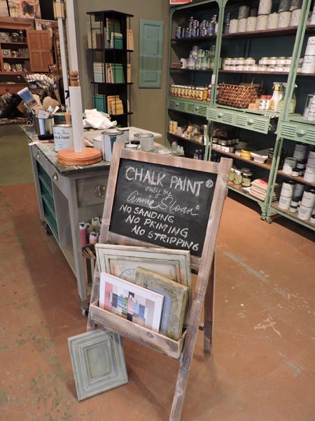 According to Shoemaker, Chalk Paint products have “revolutionized the DIY world.” Tackling projects using Chalk Paint is appealing because the products are designed to eliminate the need to sand, strip or prime the project piece. 