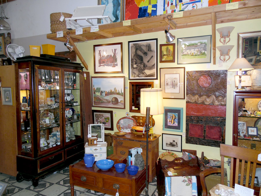 Antique Store - Hidden Treasures Mall & Antiques