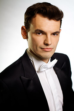 Adam Zukiewicz, performing for 2020 Paderewski Festival