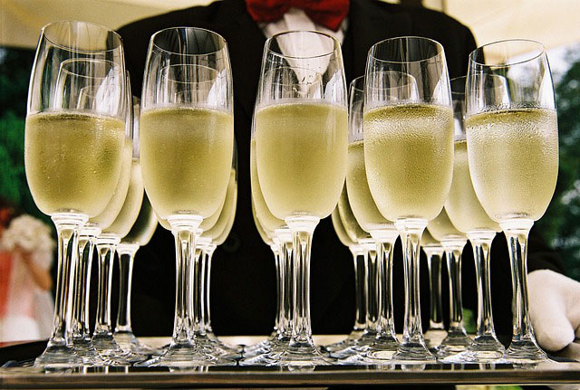best sparkling wines for the holidays 2023